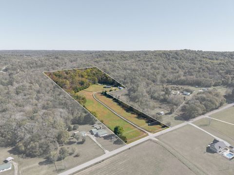 1833 Preacher Holt Rd Mount Pleasant TN 38474