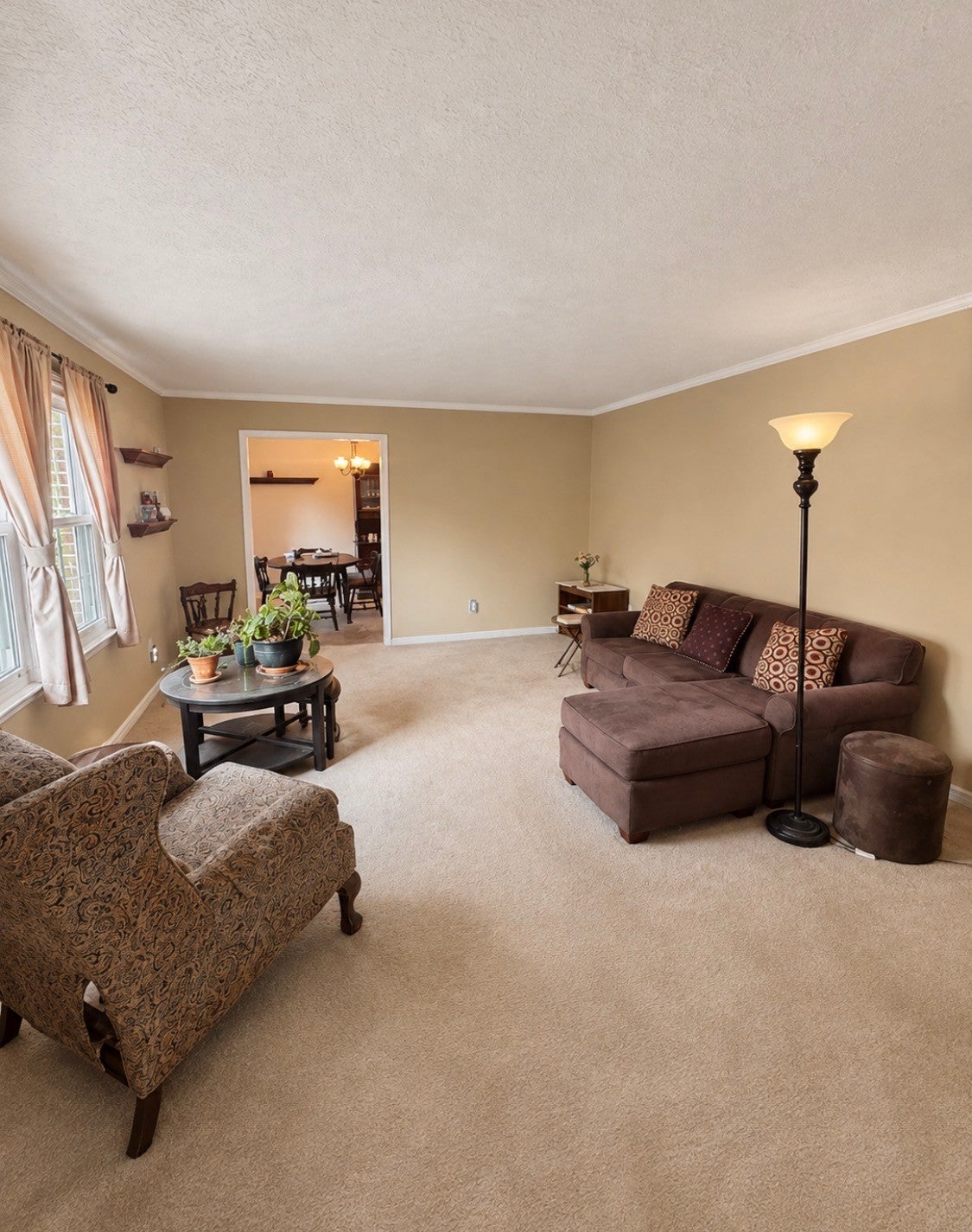 643 Rampart Ln