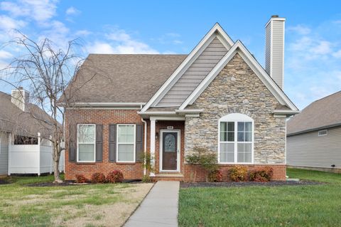 184 Whitman Aly Clarksville TN 37043
