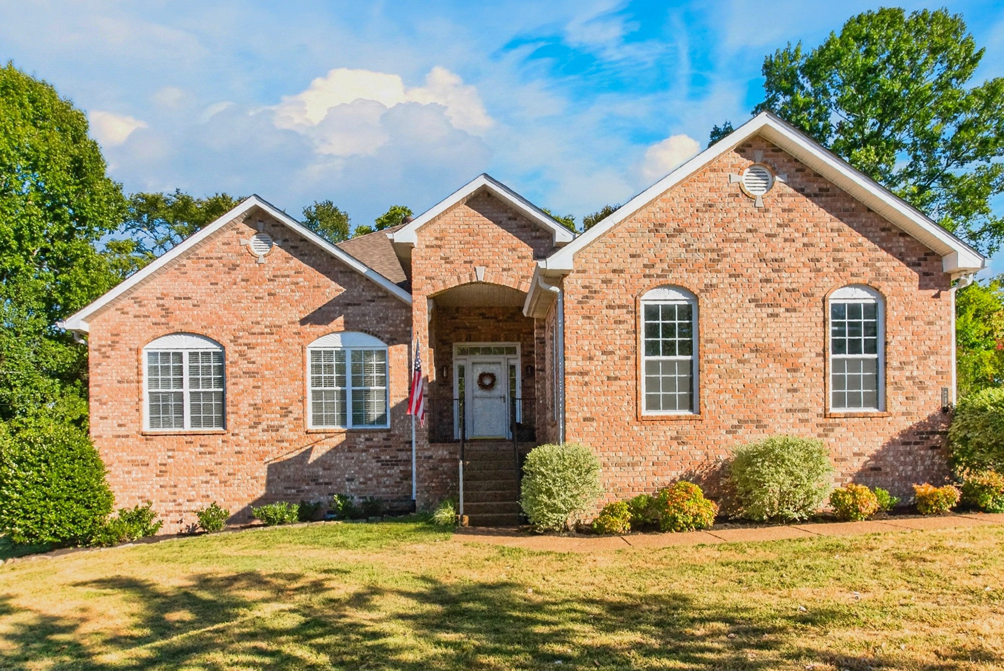 716 Cowan Dr