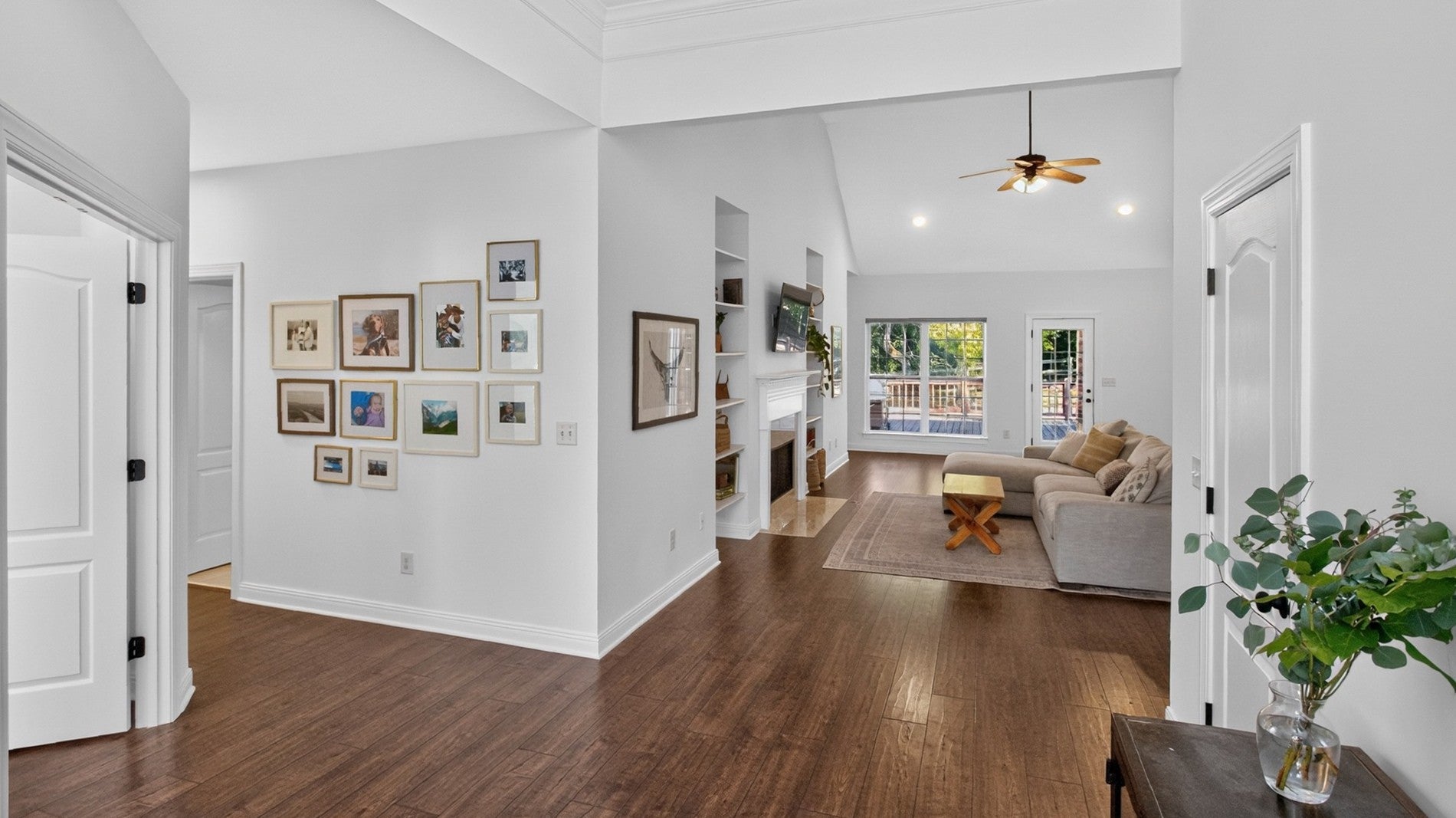 716 Cowan Dr