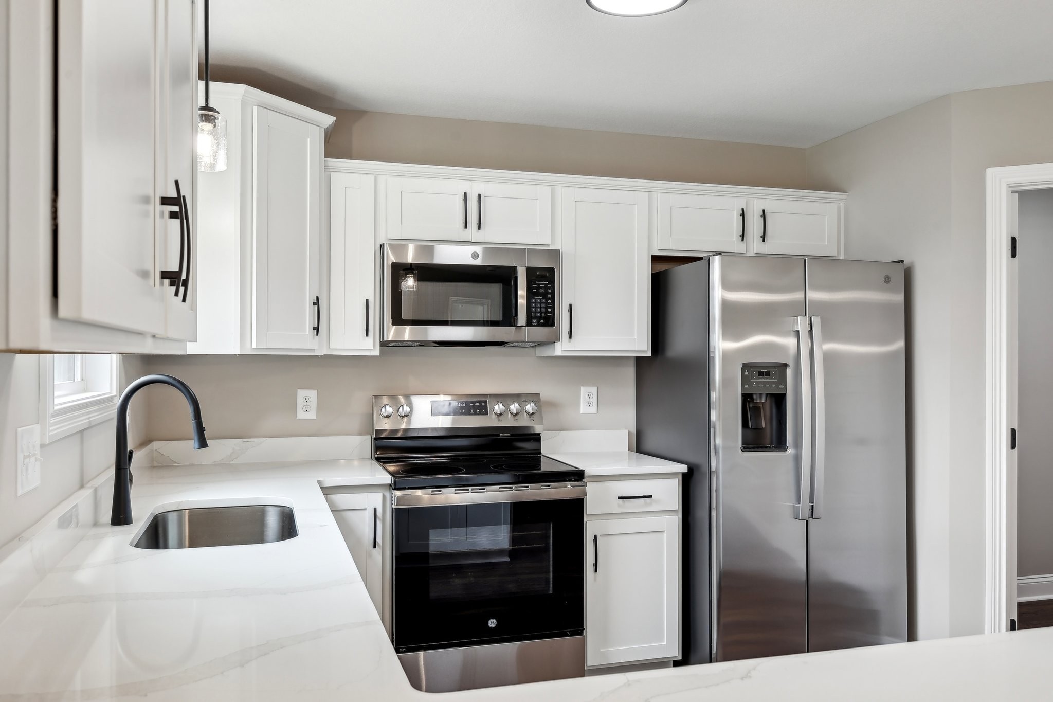 Clarksville, Tennessee 37040, United States, 5 Bedrooms Bedrooms, ,3 BathroomsBathrooms,Residential,Active,223124