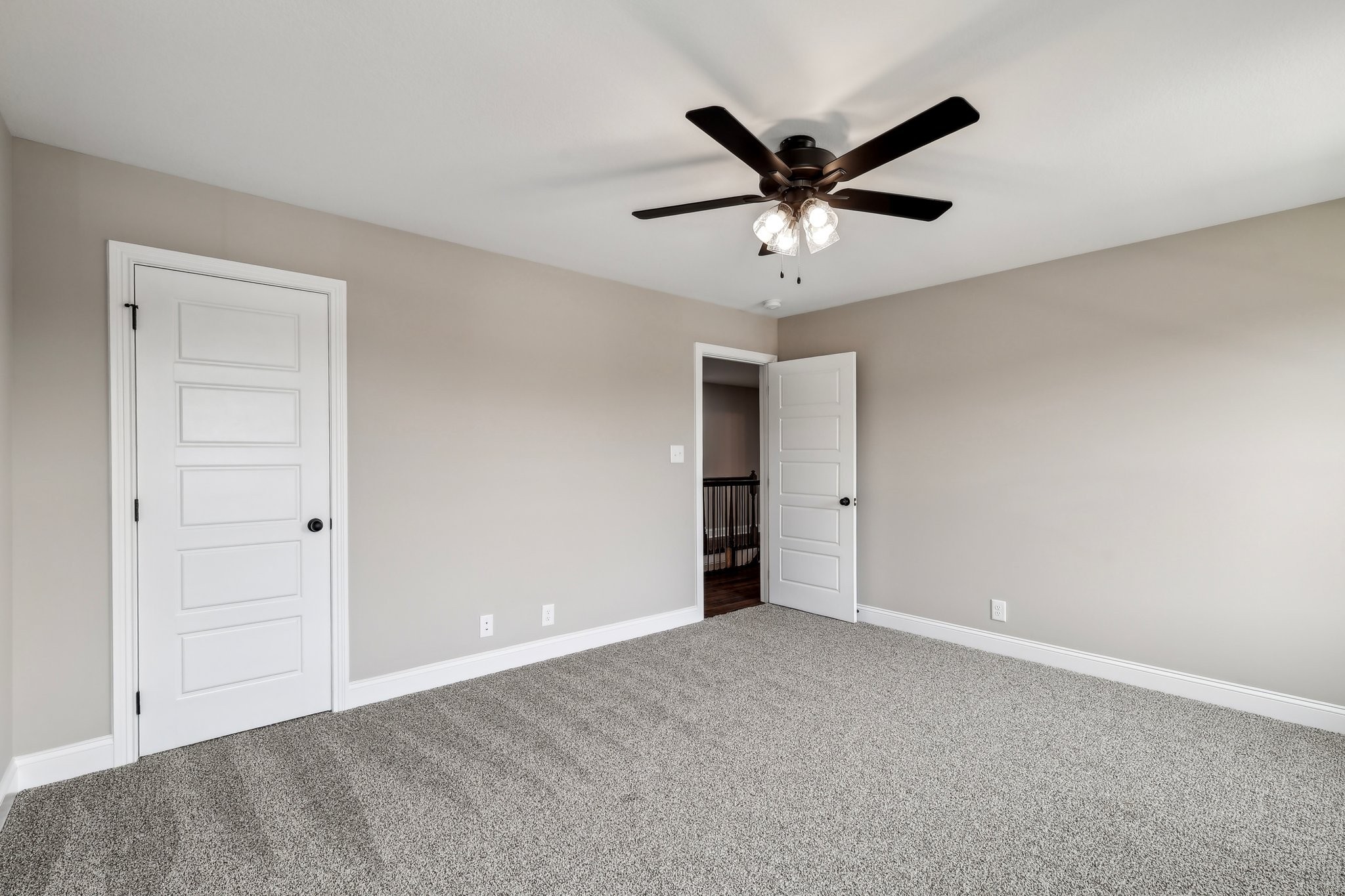 Clarksville, Tennessee 37040, United States, 5 Bedrooms Bedrooms, ,3 BathroomsBathrooms,Residential,Active,223124