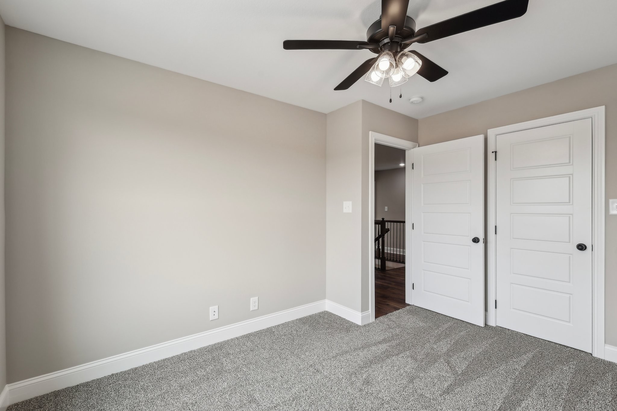 Clarksville, Tennessee 37040, United States, 5 Bedrooms Bedrooms, ,3 BathroomsBathrooms,Residential,Active,223124