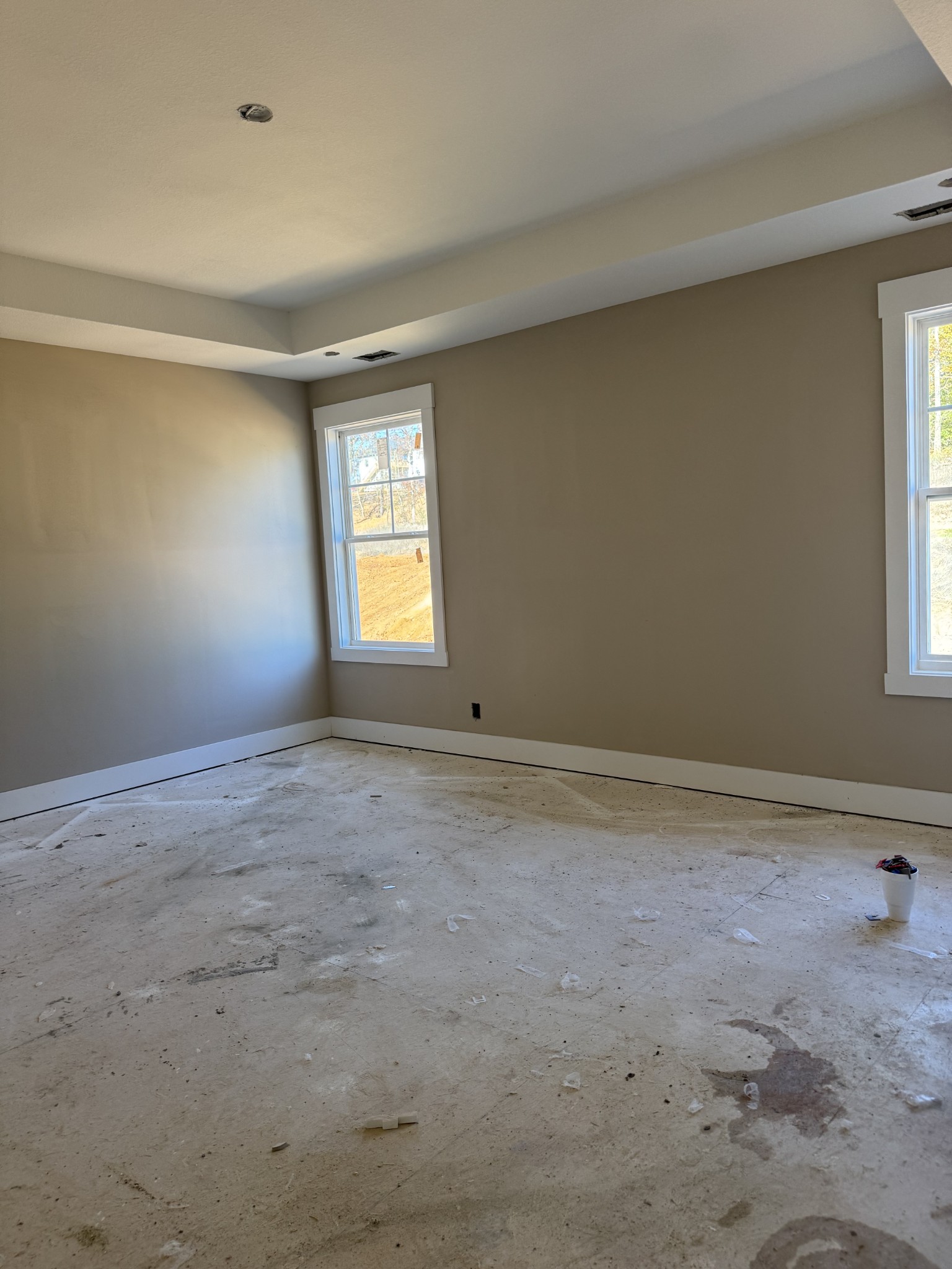 Clarksville, Tennessee 37040, United States, 5 Bedrooms Bedrooms, ,3 BathroomsBathrooms,Residential,Active,223124