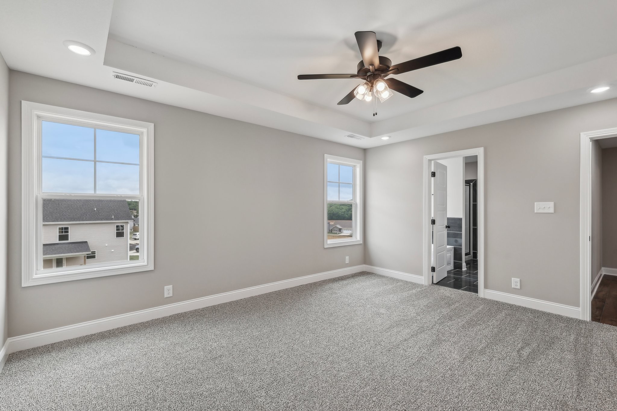 Clarksville, Tennessee 37040, United States, 5 Bedrooms Bedrooms, ,3 BathroomsBathrooms,Residential,Active,223124