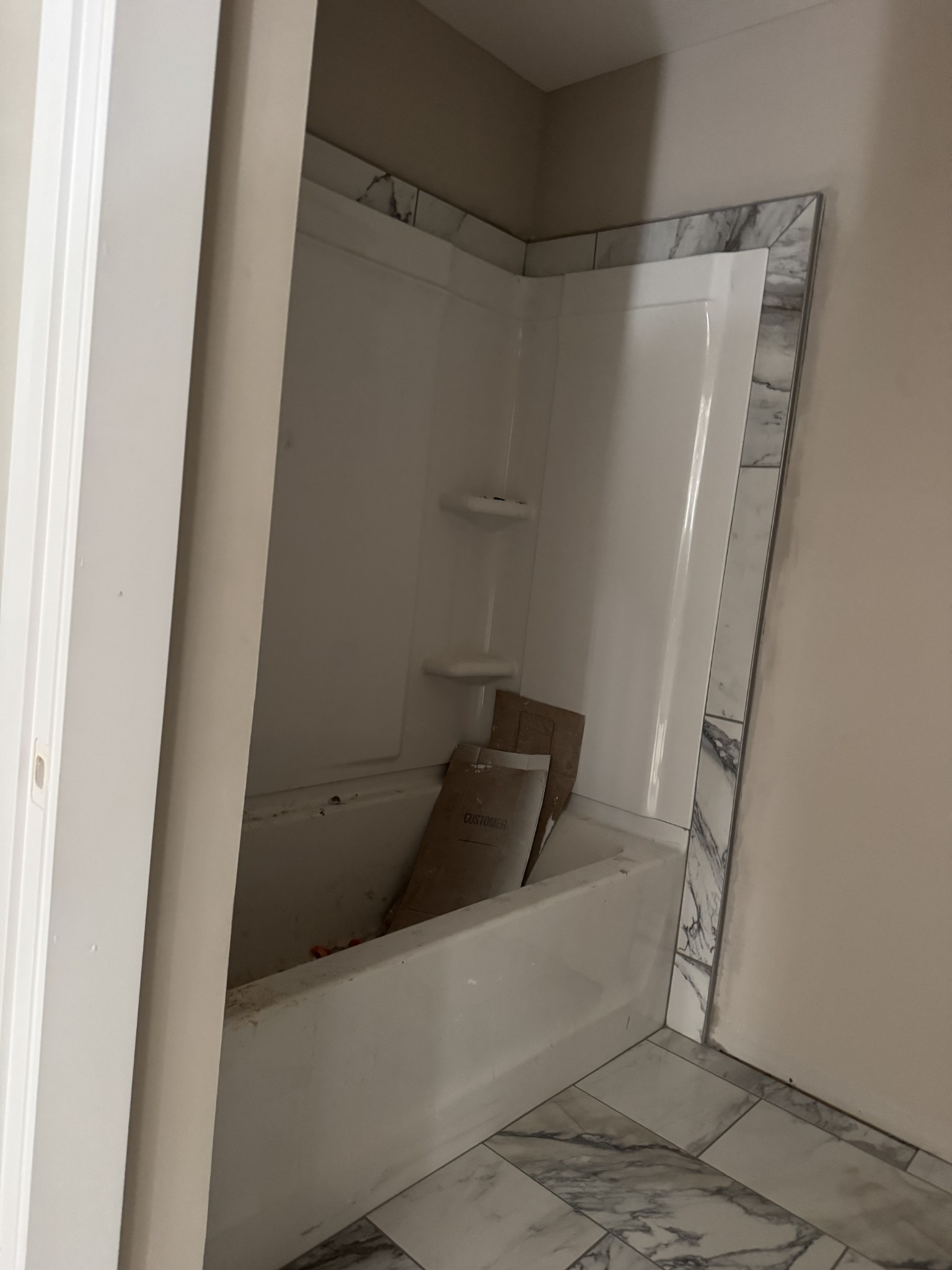 Clarksville, Tennessee 37040, United States, 5 Bedrooms Bedrooms, ,3 BathroomsBathrooms,Residential,Active,223124