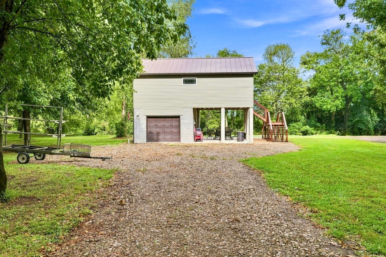 52 Railroad Rd