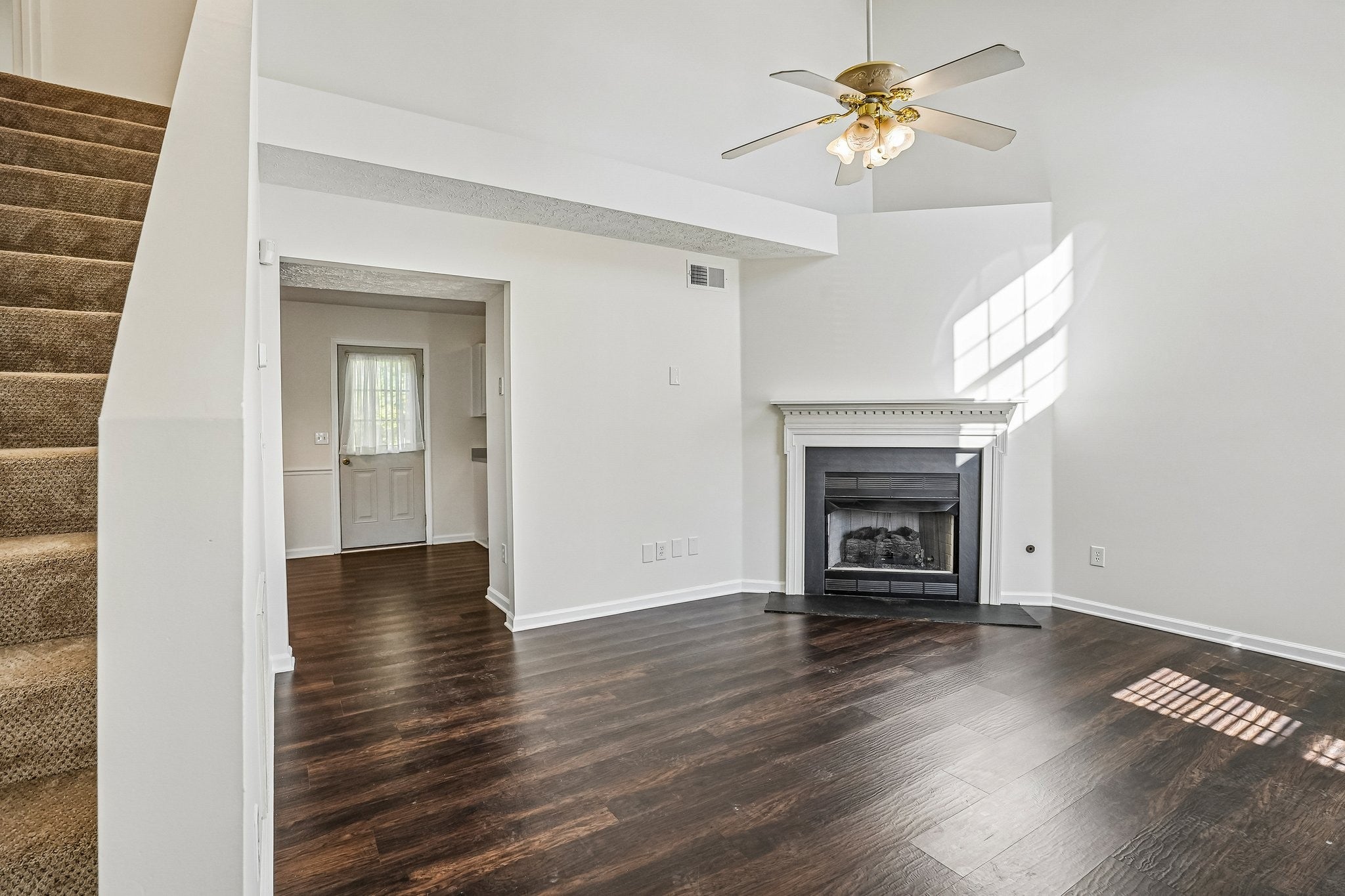 103 Andrew Ct