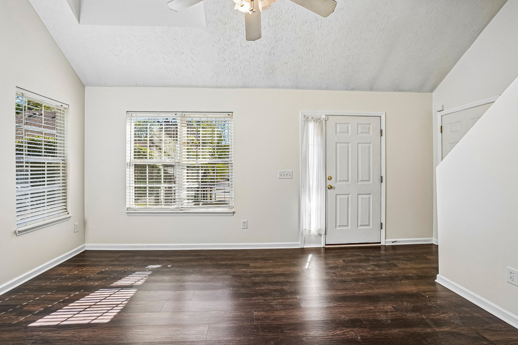 103 Andrew Ct