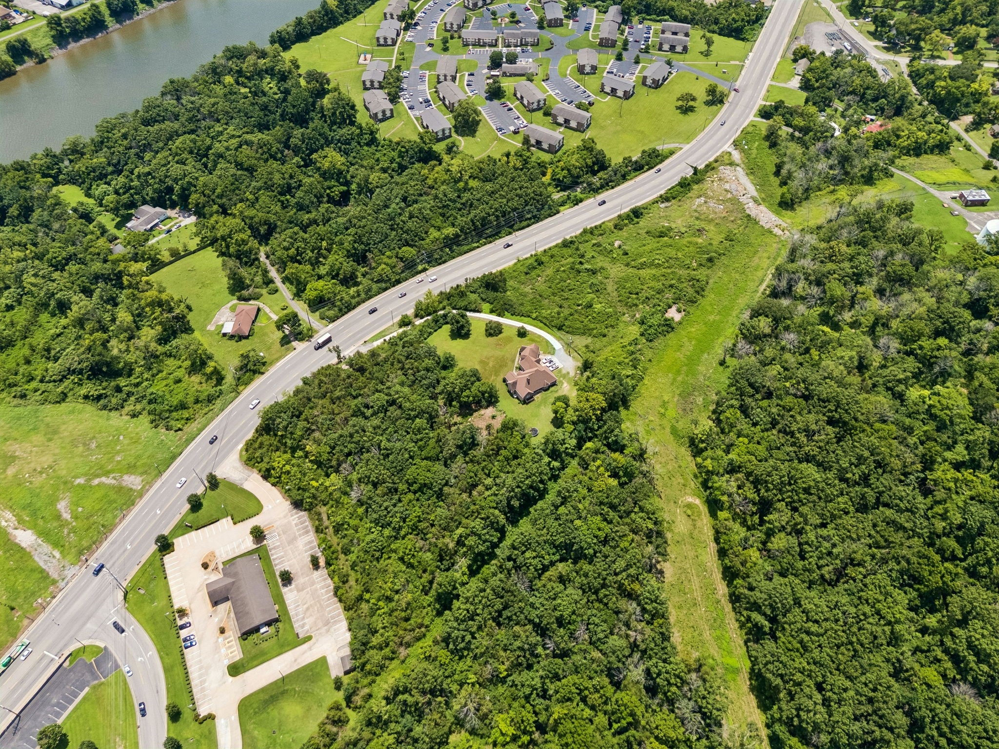 2439 Buena Vista Pike