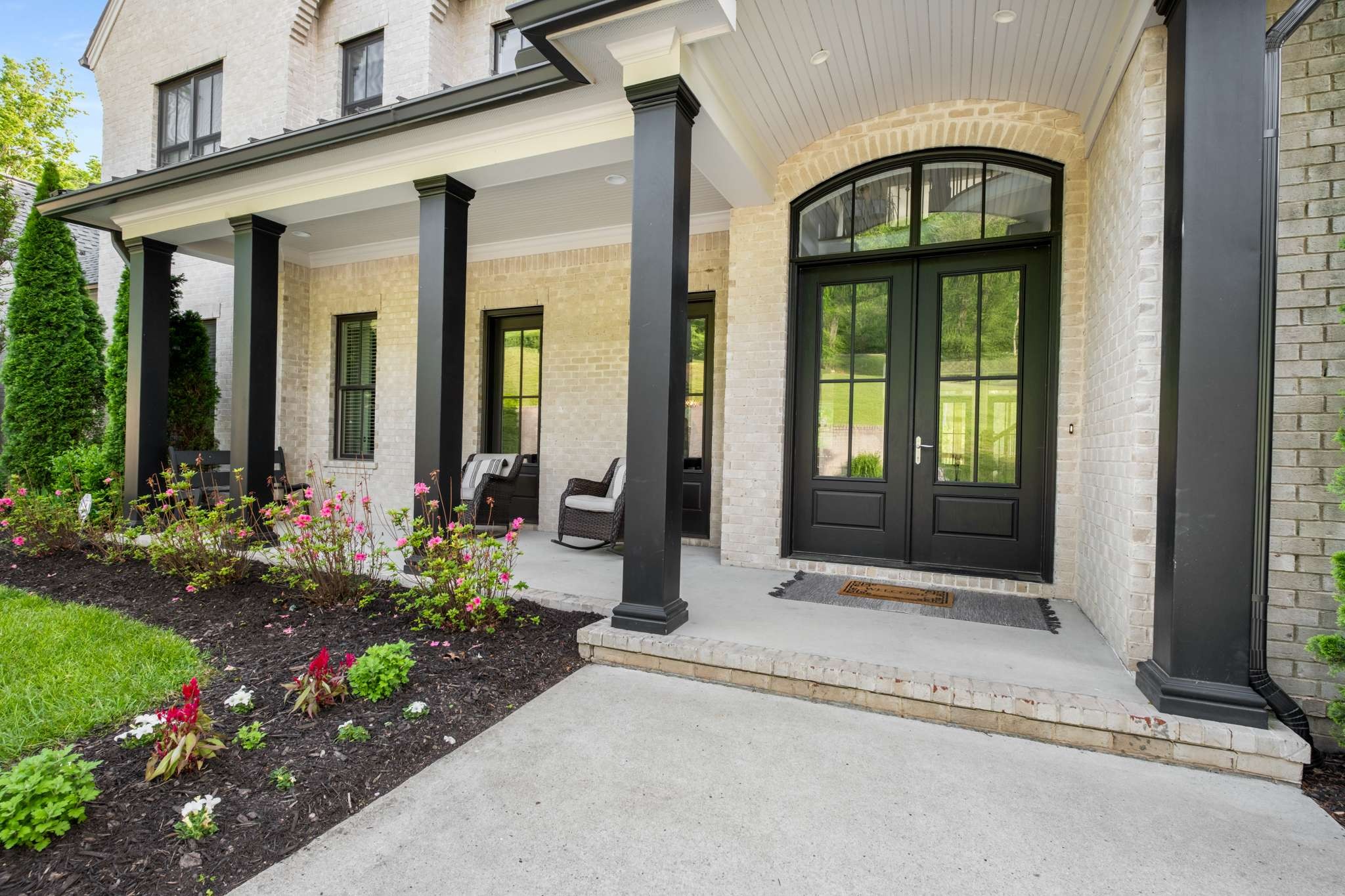1236 Saxon Dr