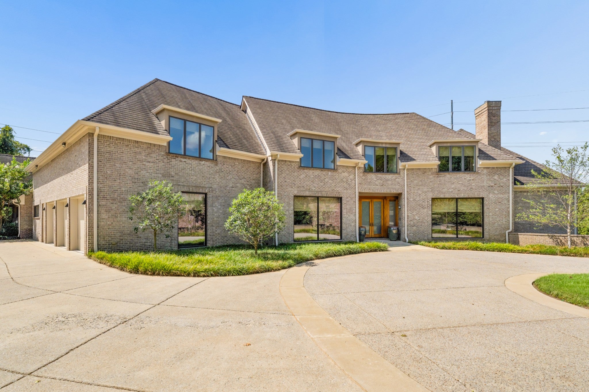 6-bed home for sale in Nashville, TN 37215, 26 Inveraray S 26 Inveraray S, Nashville TN 37215 6-bed home, photo 1 of 11
