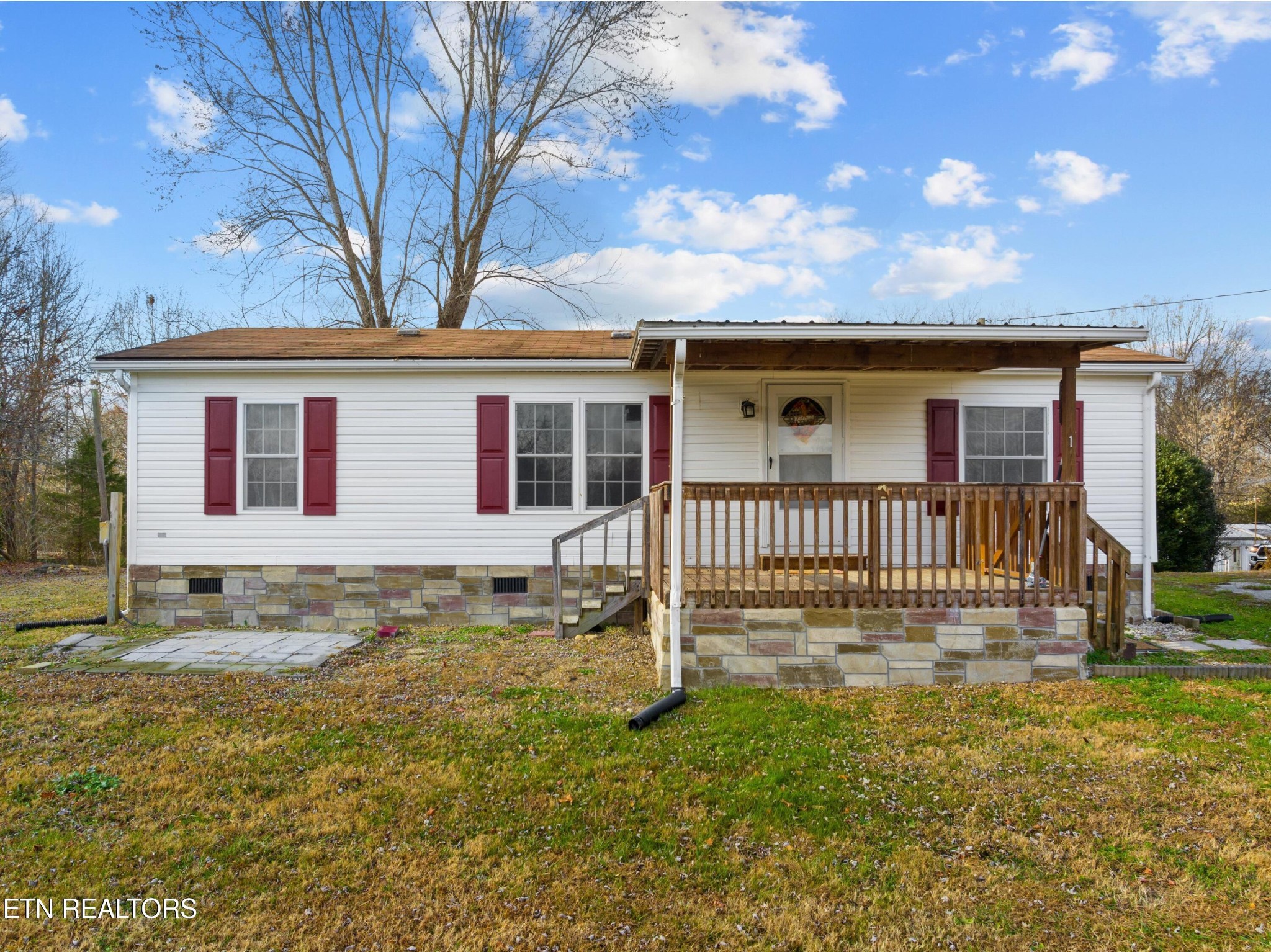 Photo 1 of 24 — 812 Gull Way, Newport, TN 37821