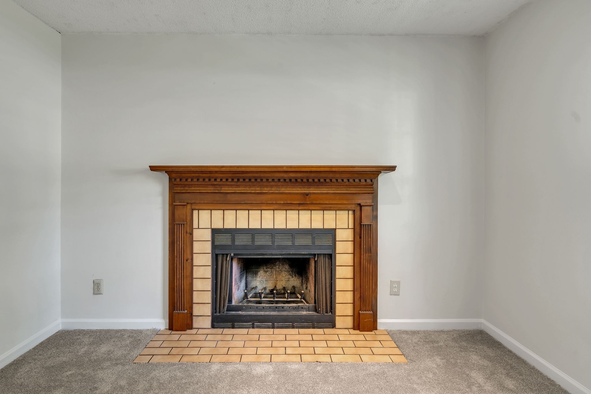 3206 Cedar Ridge Rd