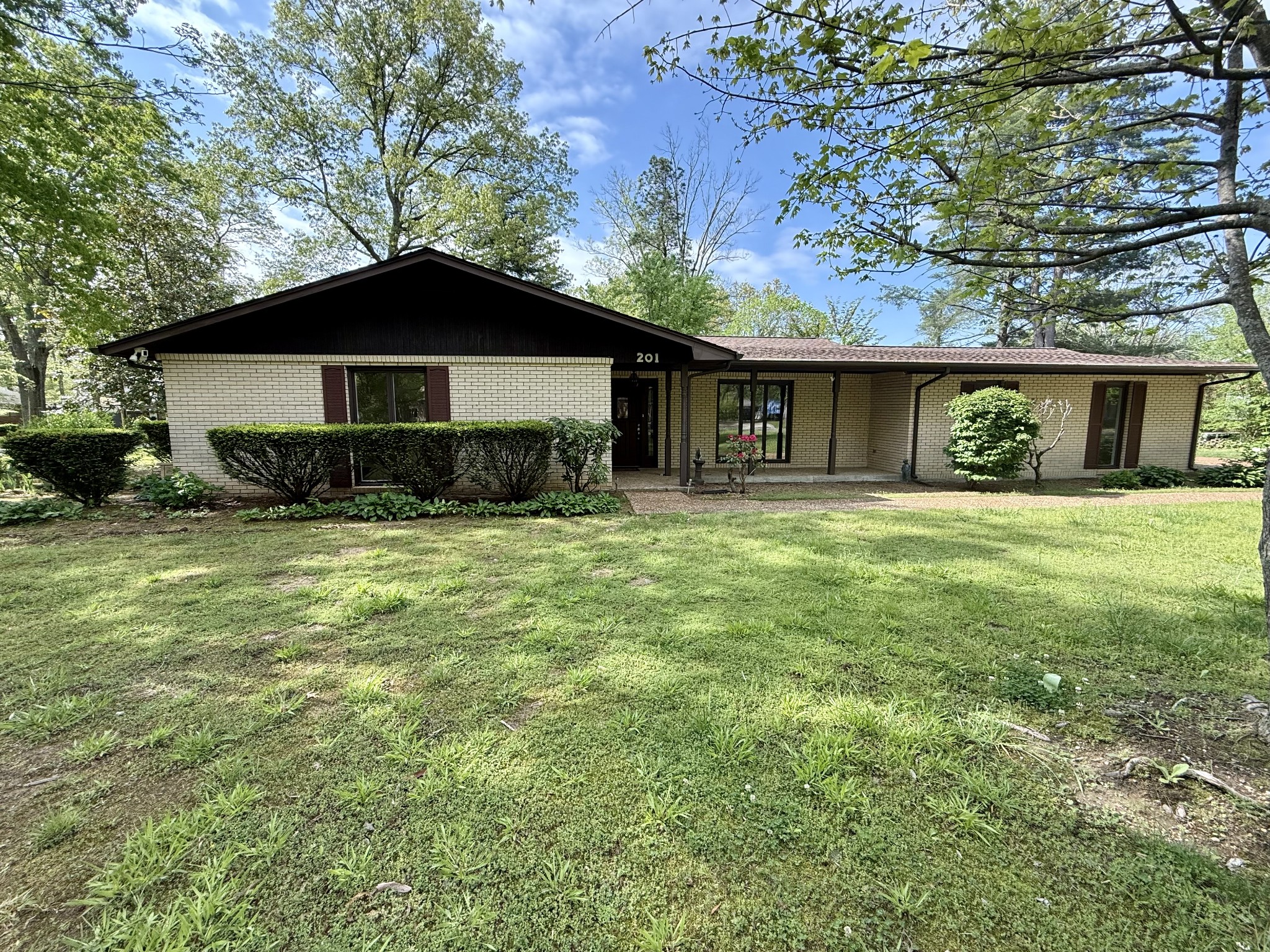 201 Yale Dr