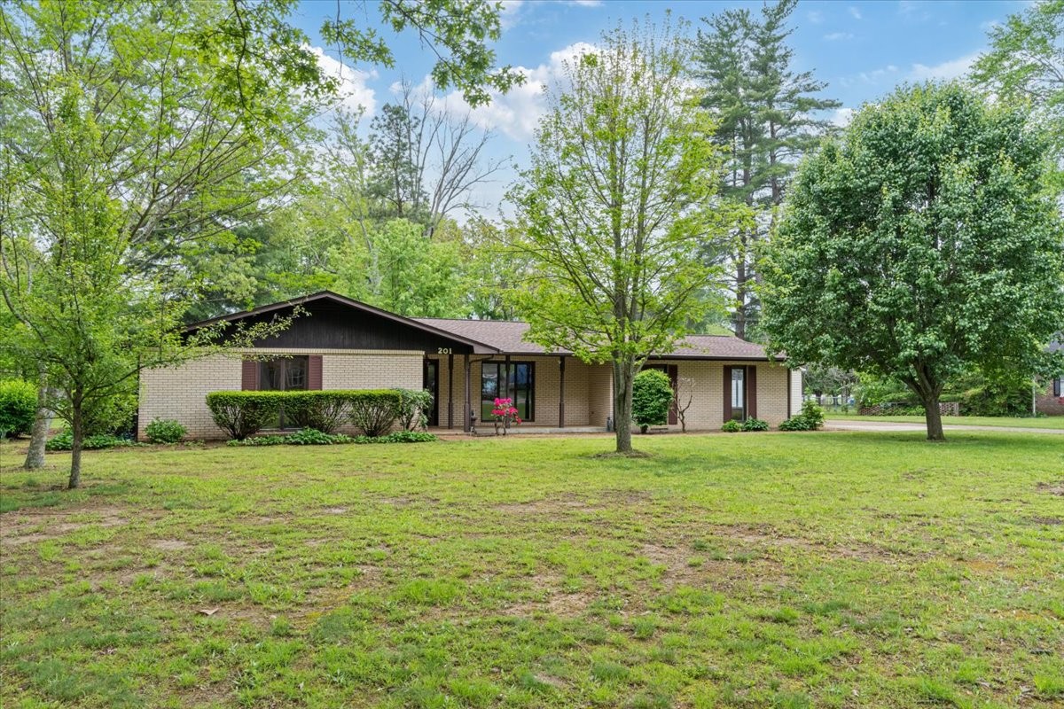 201 Yale Dr