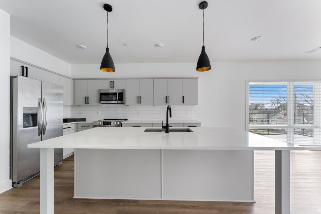 2704 Clifton Ave 203