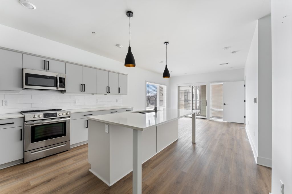 2704 Clifton Ave 203