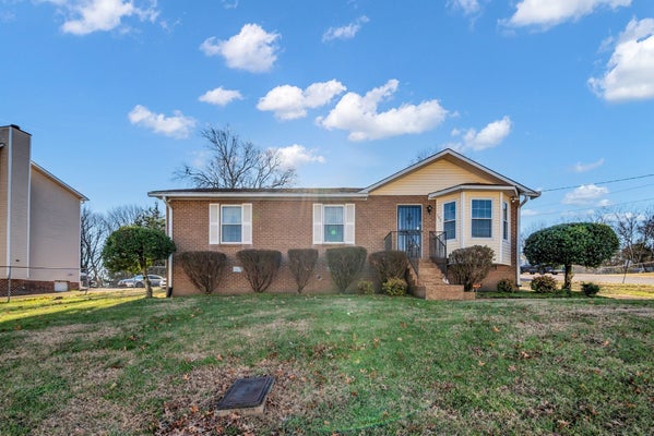717 FLINT RIDGE DR, WHITES CREEK, TN 37189 - Image fa68e3dddff9d7daa55e7e9c1e9bceec/1332109666