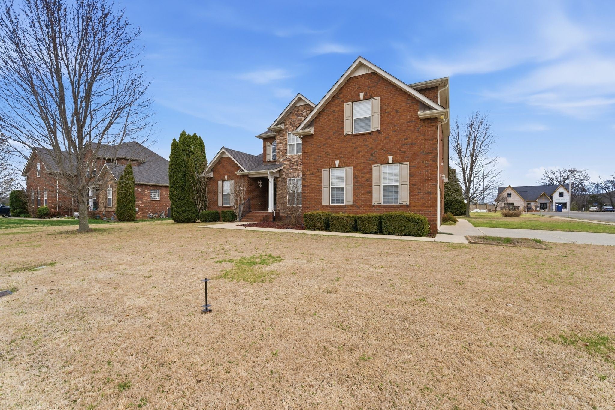2733 Presley Dr