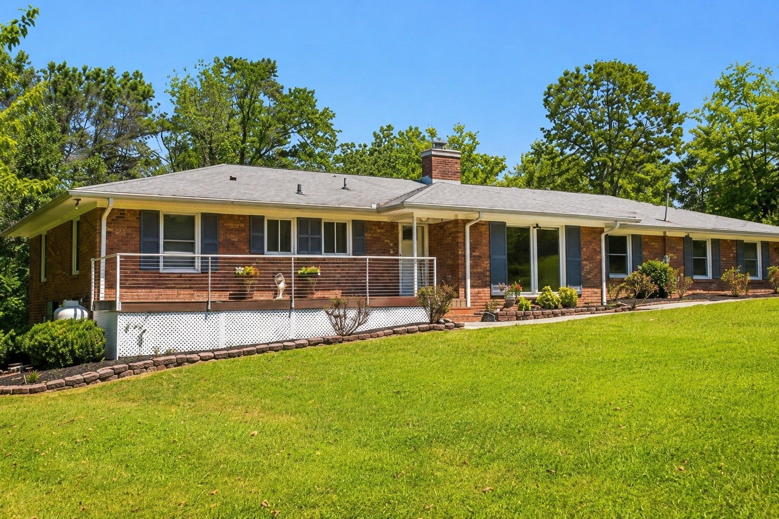 3-bed listing at 710 Tuckahoe Dr, Madison
