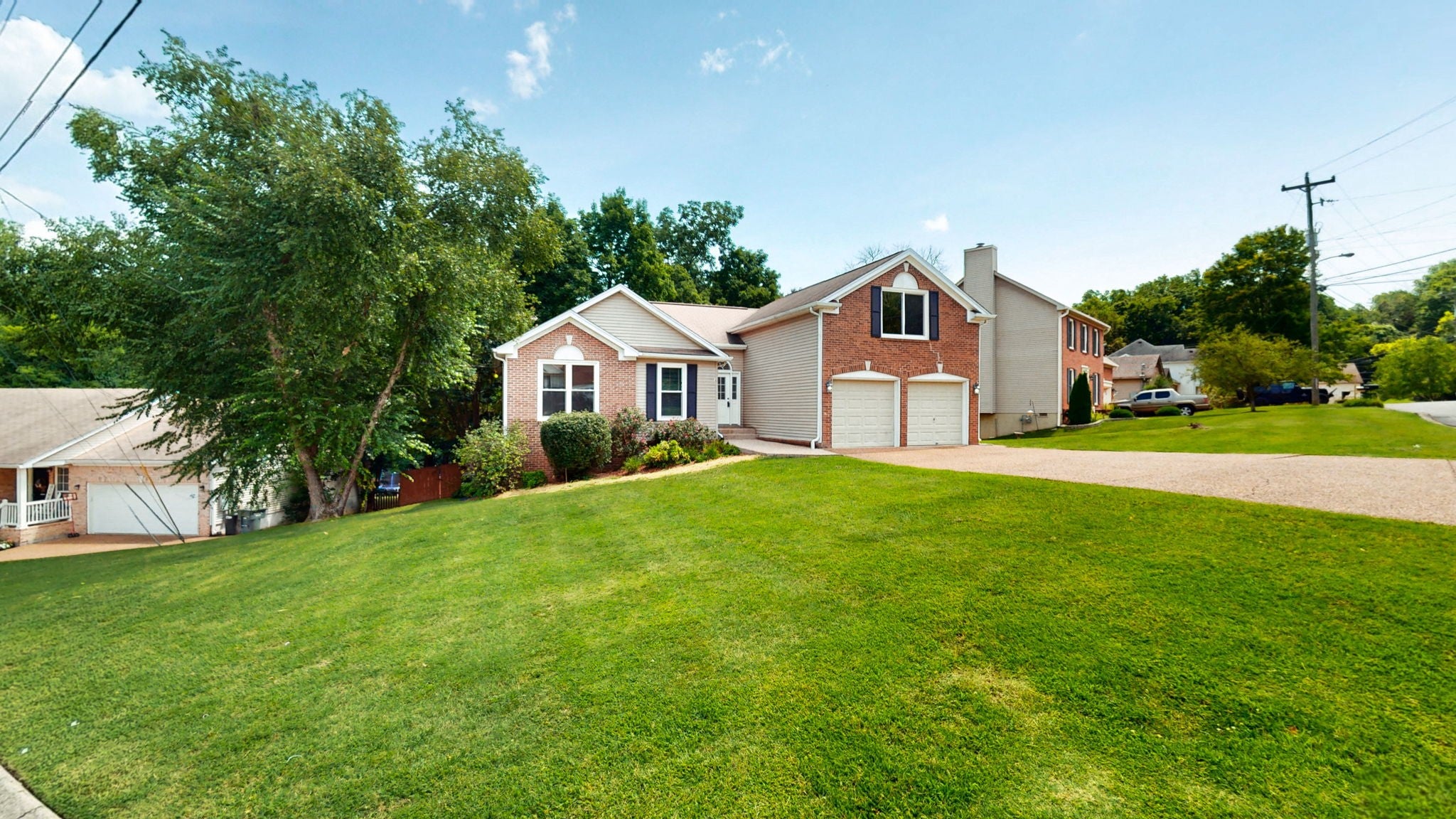 2708 Leesa Ann Ln