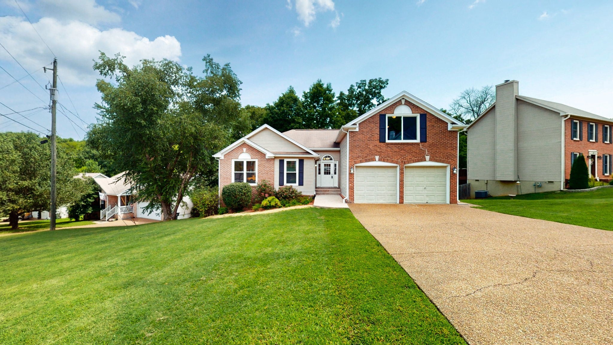 2708 Leesa Ann Ln