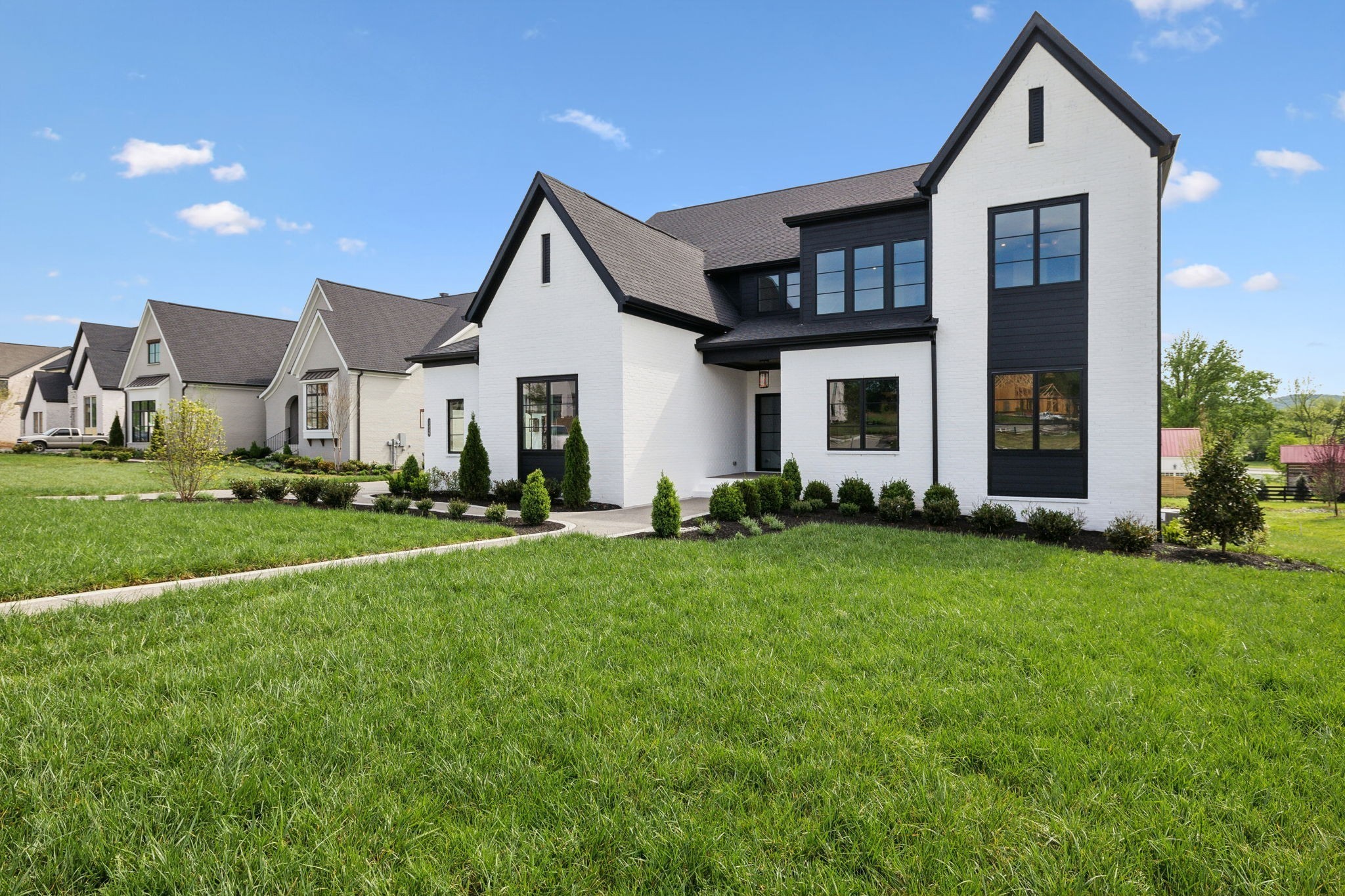 1556 White Barn