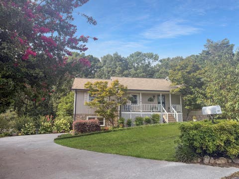 Photo of 204 Carly Drive, Dalton, GA 30721 (MLS # 3513720)