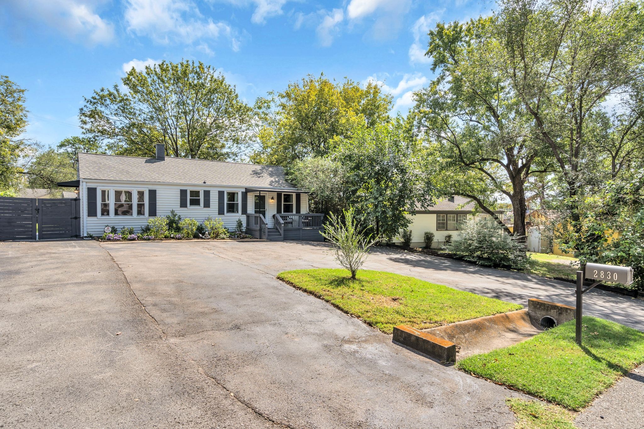 2830 Azalea Pl
