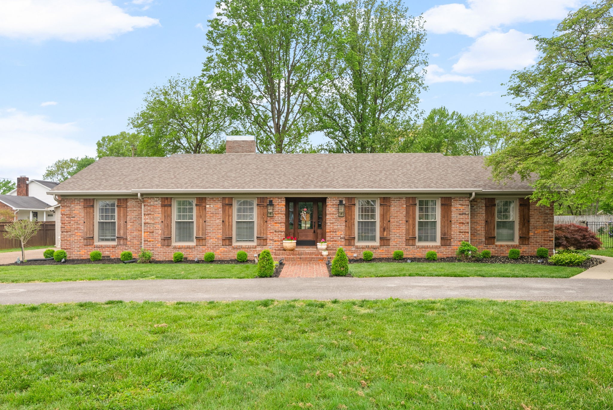 303 Deepwood Dr