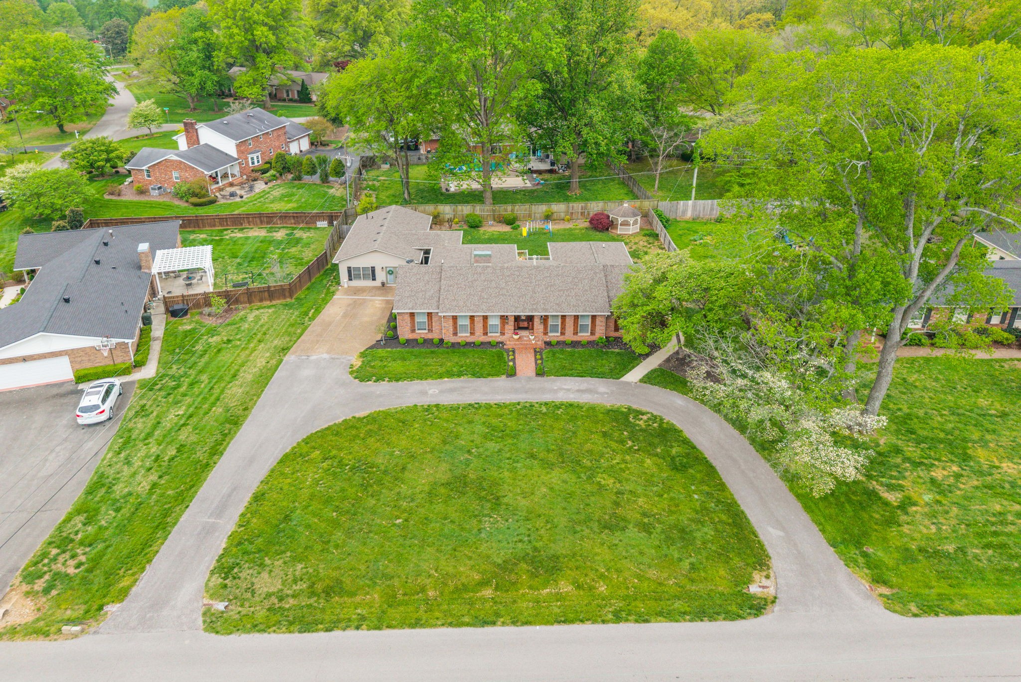 303 Deepwood Dr