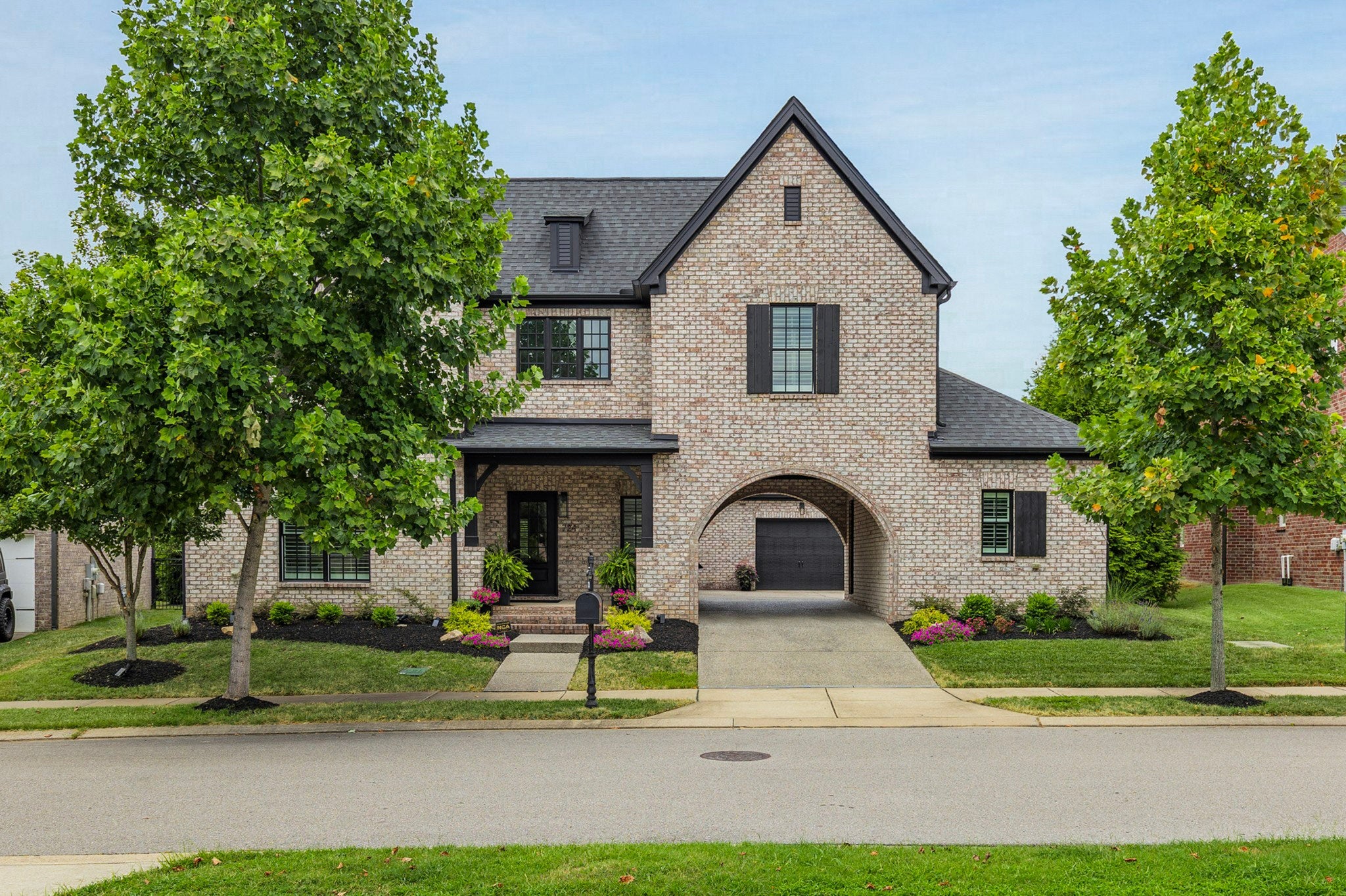 5-bed home for sale in Franklin, TN 37064, 724 Fontwell Ln 724 Fontwell Ln, Franklin TN 37064 5-bed home, photo 1 of 60
