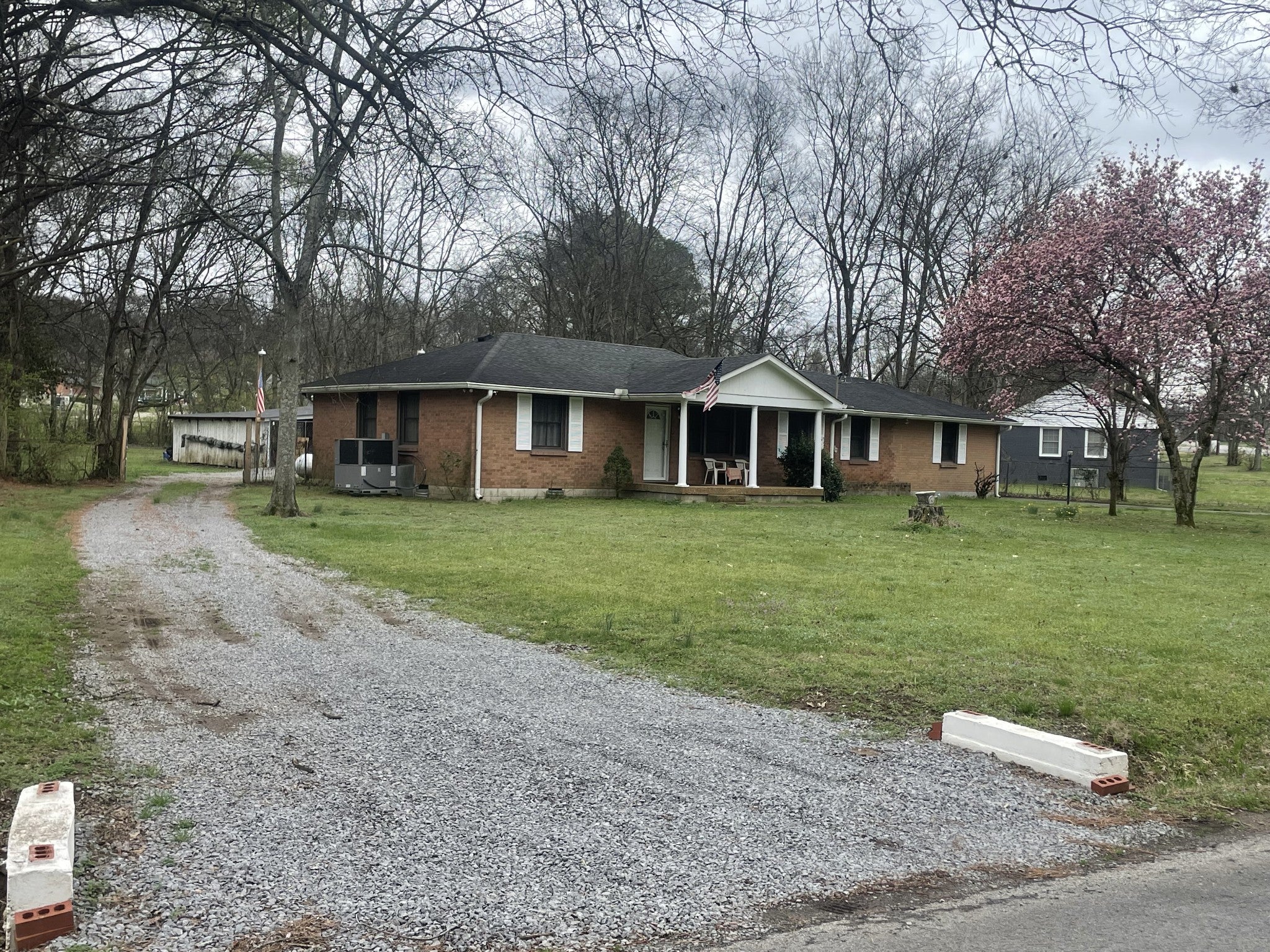 456 Ewing Ln