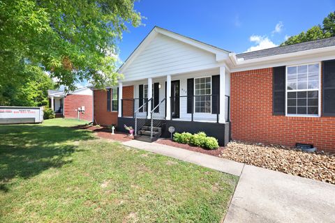 412 Eisenhower Dr Ashland City TN 37015