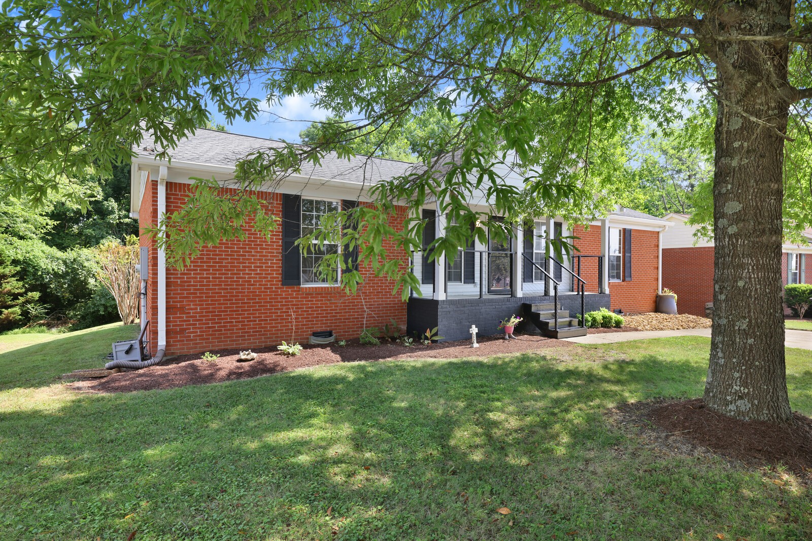 412 Eisenhower Dr