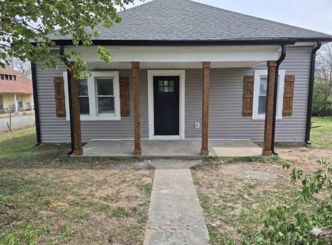 623 4th Ave N Lewisburg TN 37091