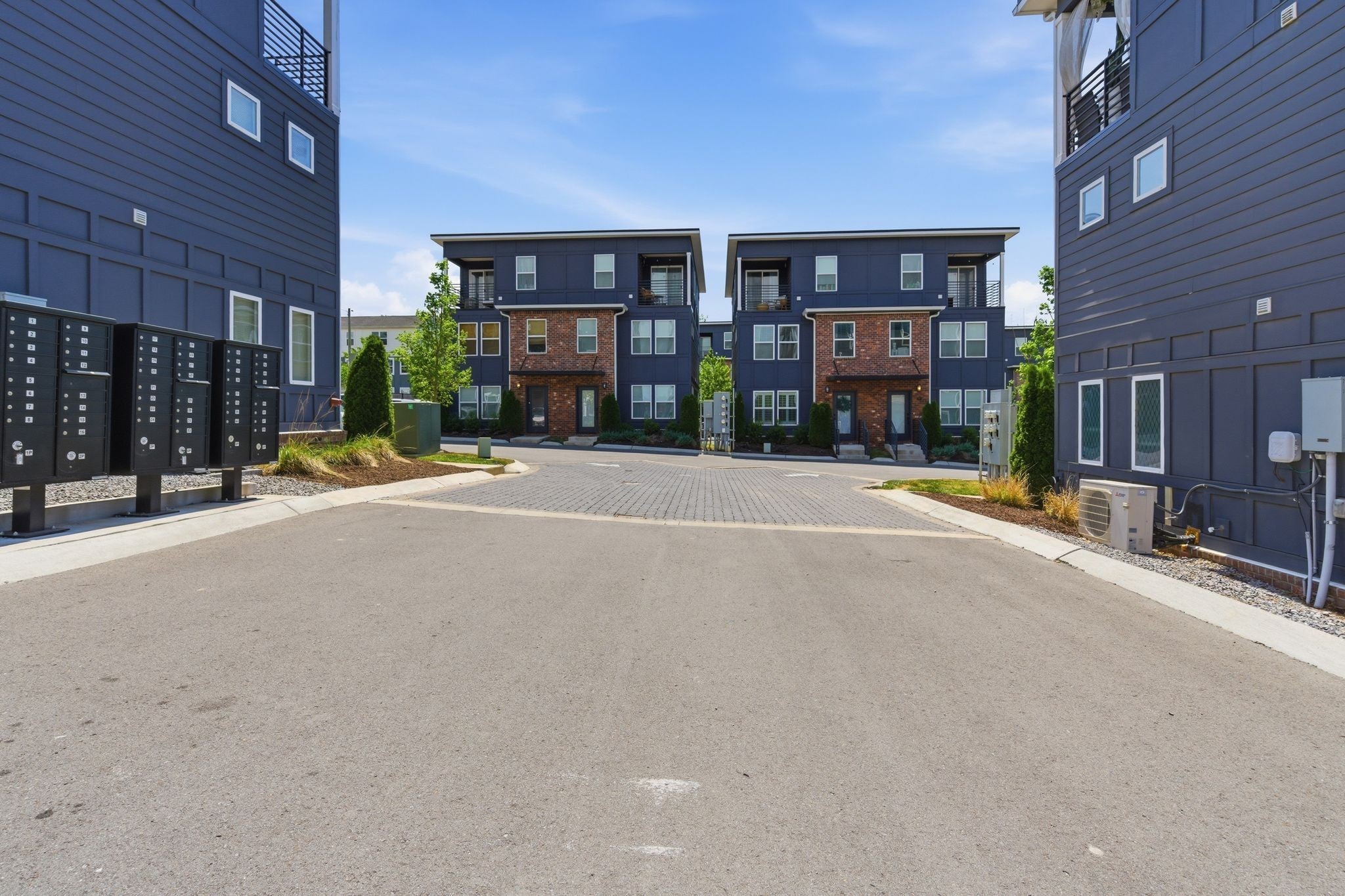 102 Duke St 44