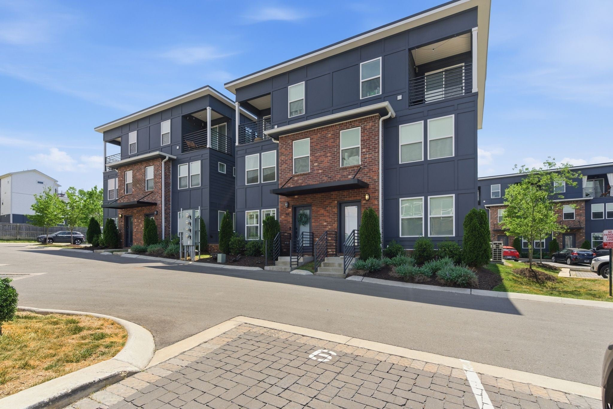 102 Duke St 44
