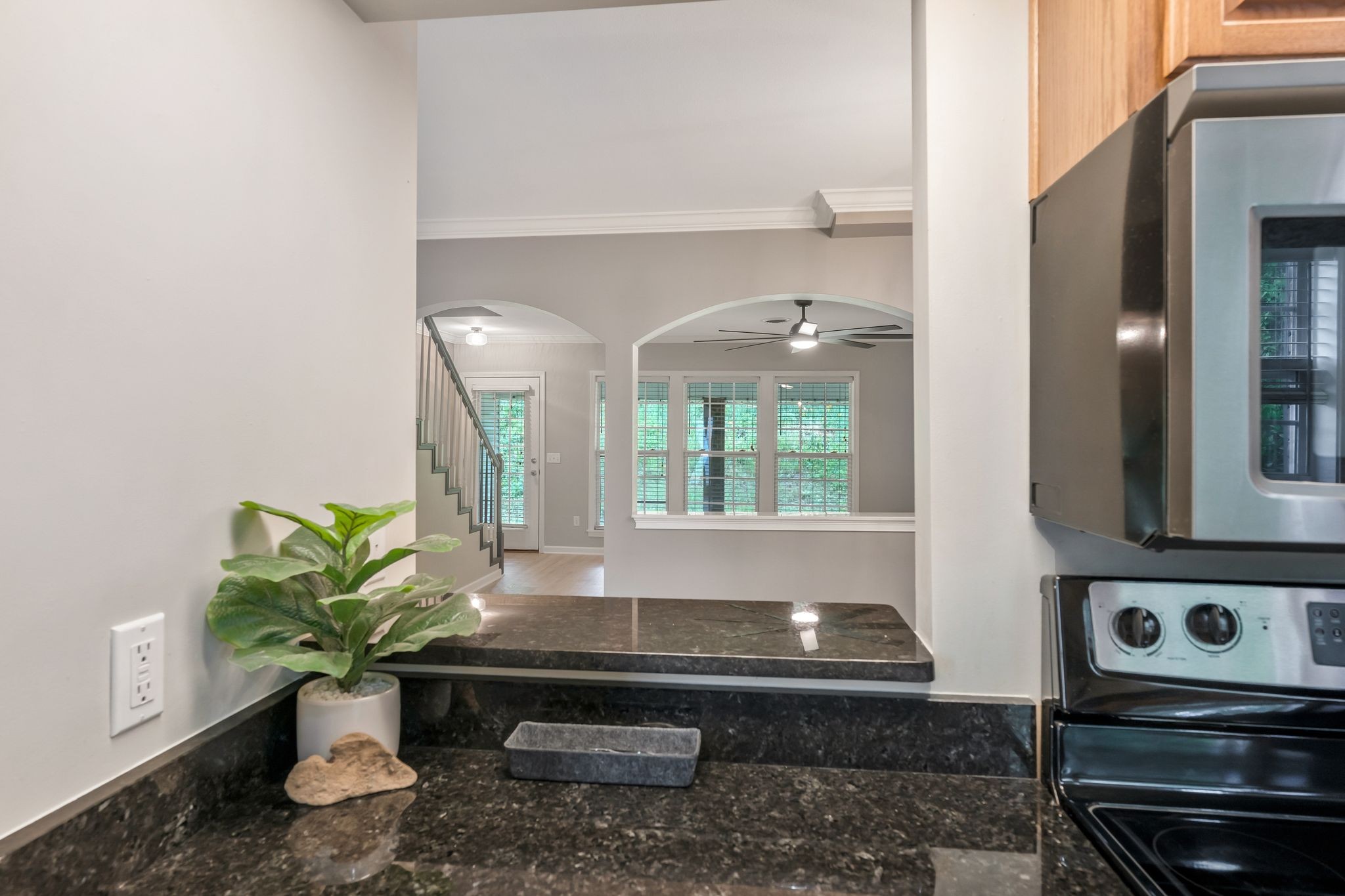 123 Eastdale Ln