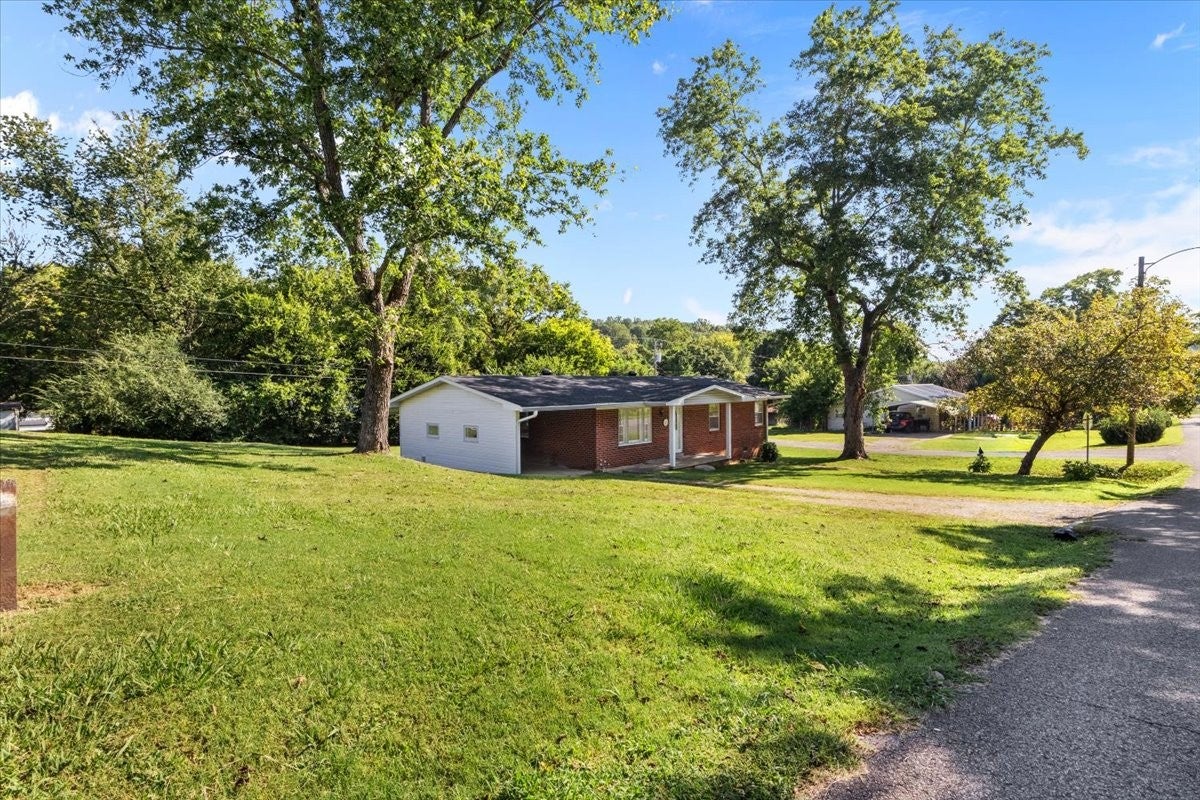 220 Roby Dr