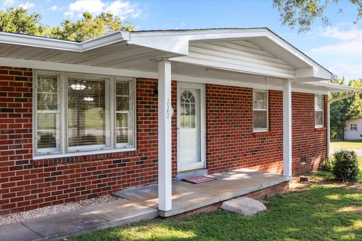 220 Roby Dr