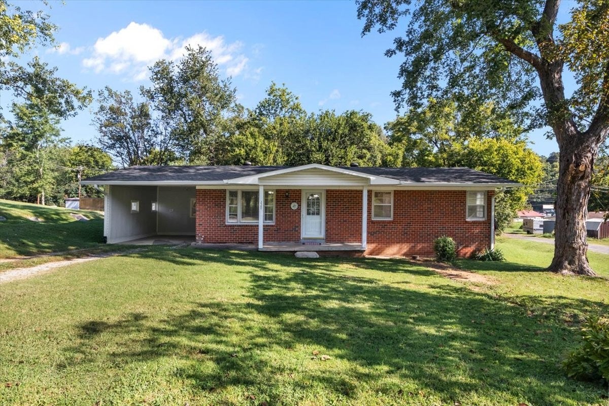 220 Roby Dr