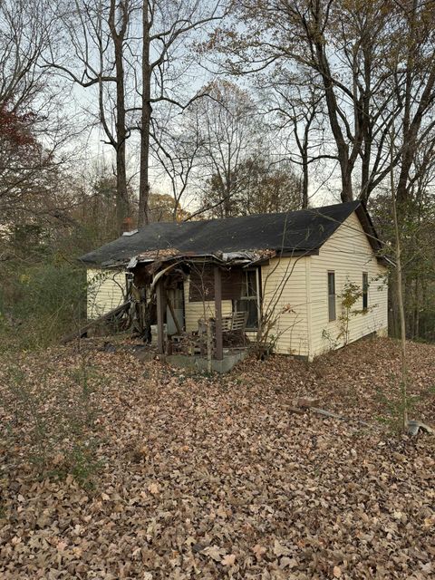 1506 Hayshed Rd Charlotte TN 37036