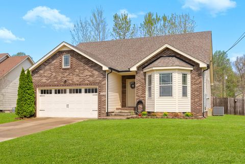 1027 Sunrise Dr Clarksville TN 37042