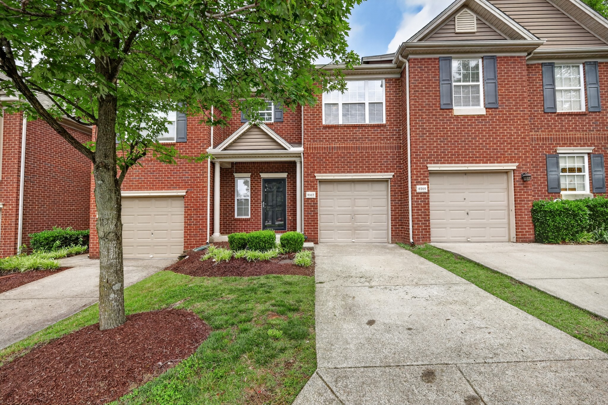8302 Oak Knoll Dr