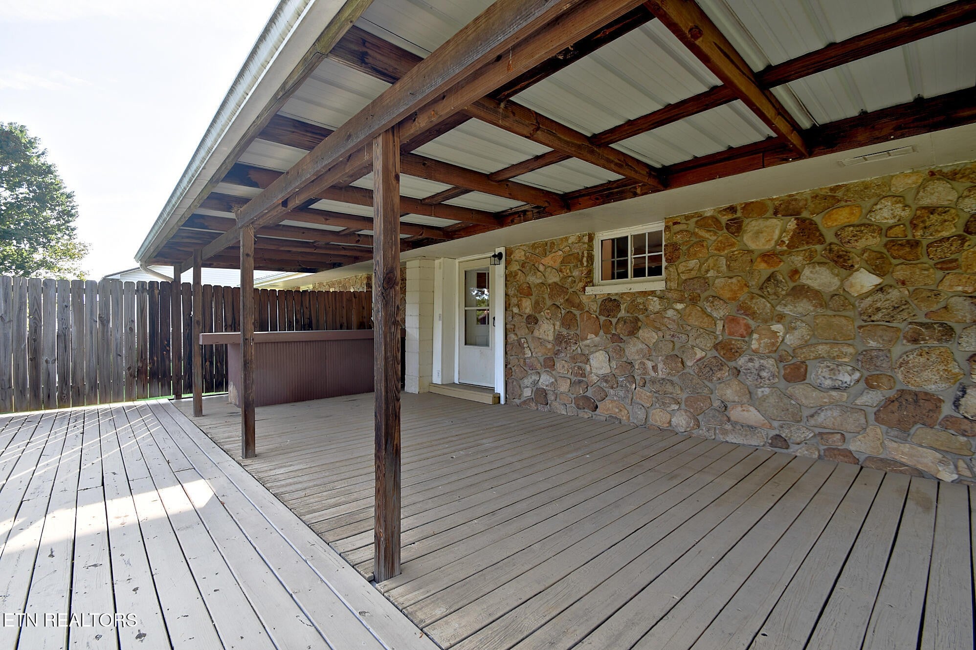 2718 Mayfield Drive
