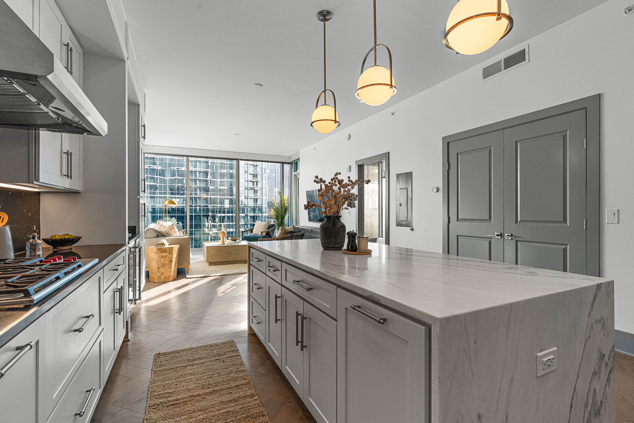 1616 West End Ave 2005