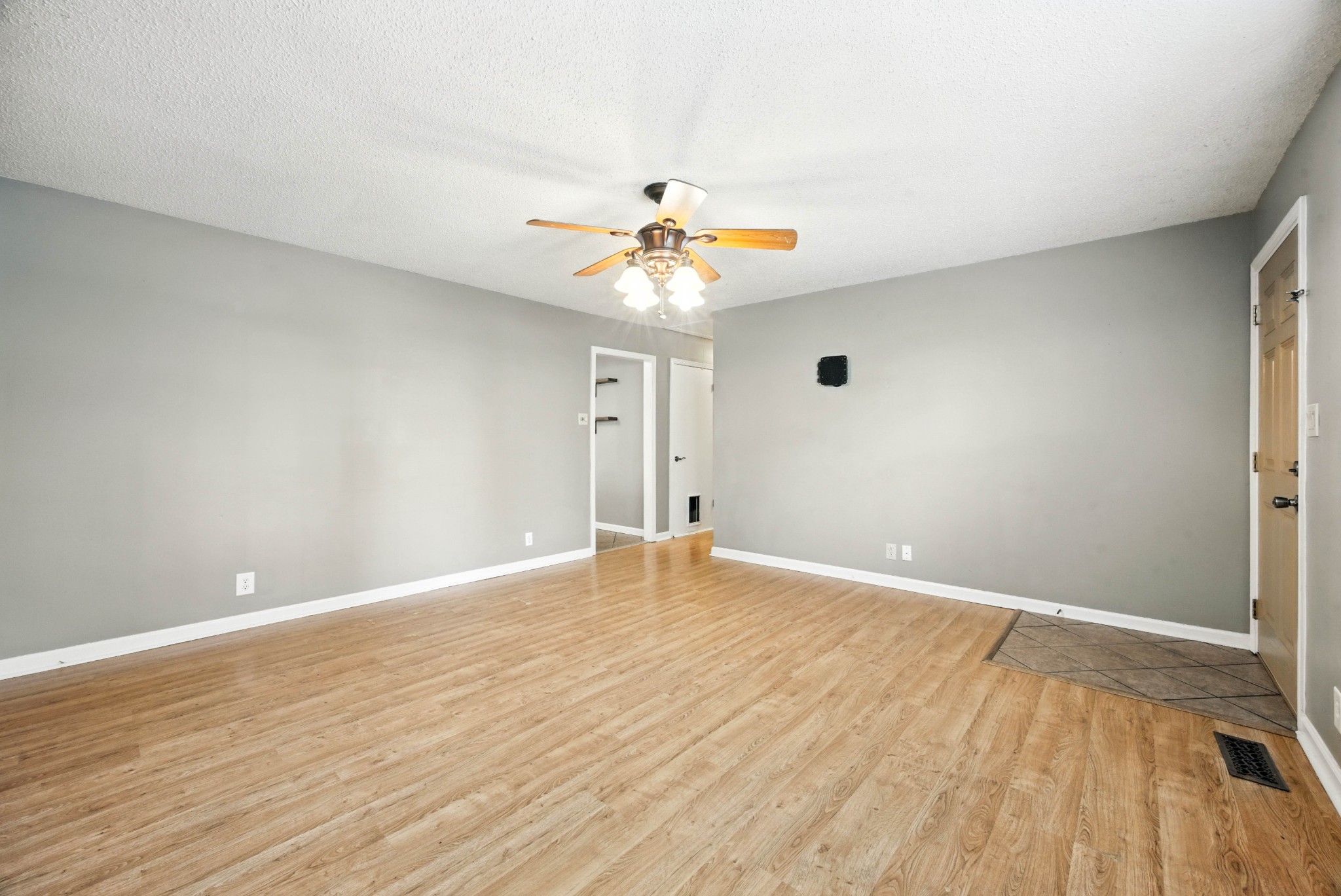 2153 Blakemore Dr